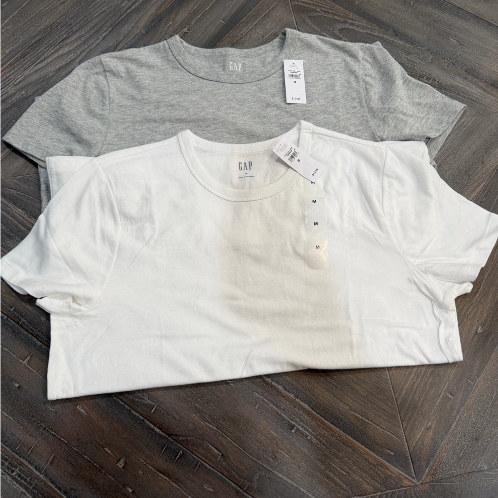 GAP Women’s Tee Shirt 2 Pack Medium NWT